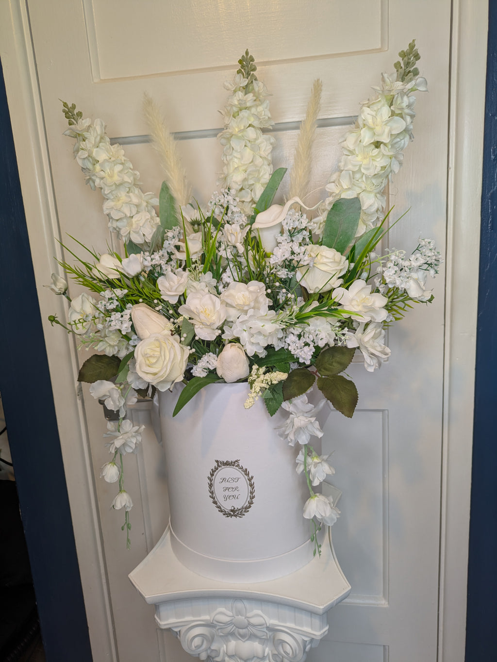 White and Cream Tall Hatbox