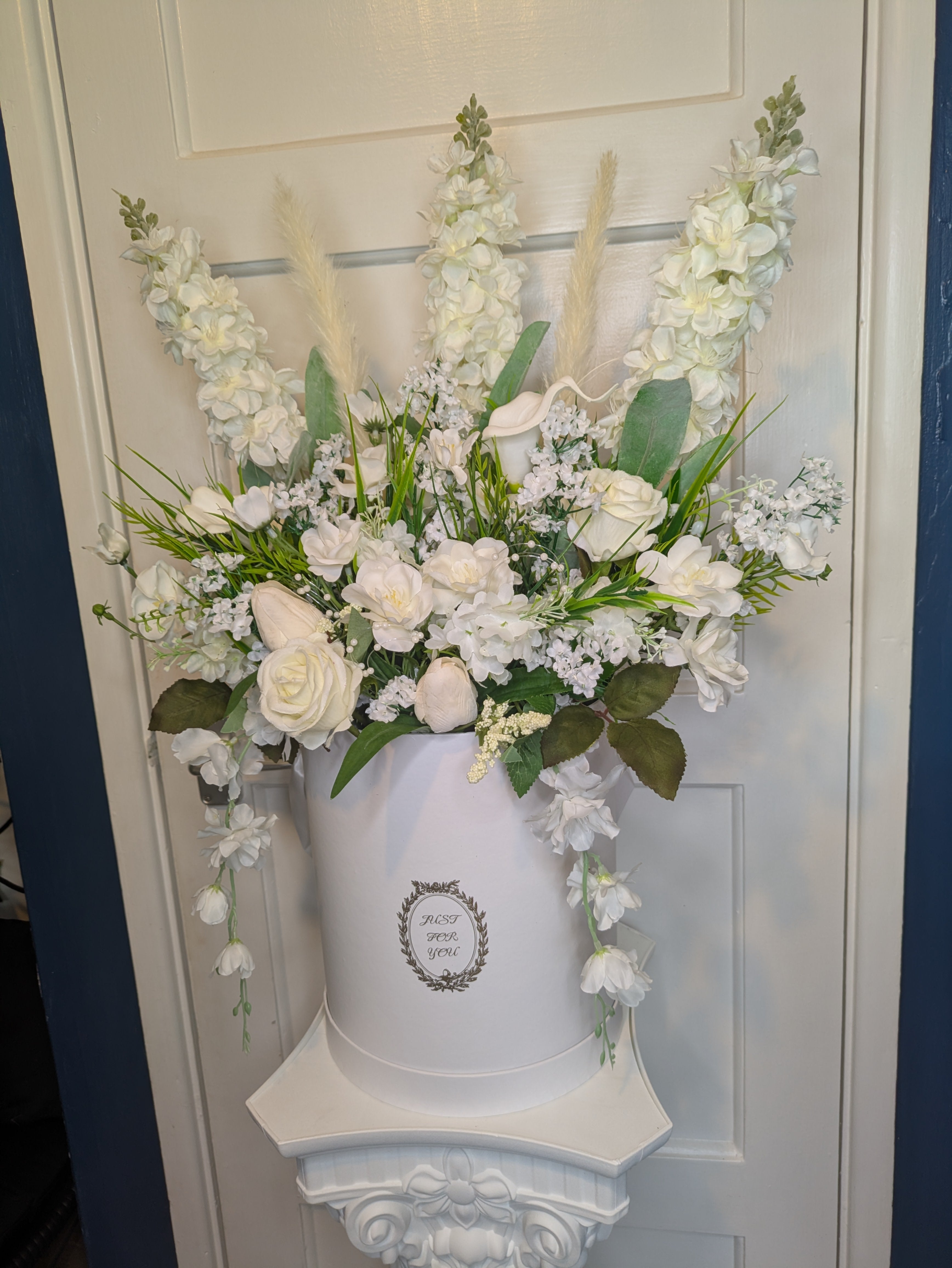 White and Ivory XL Tall Hatbox