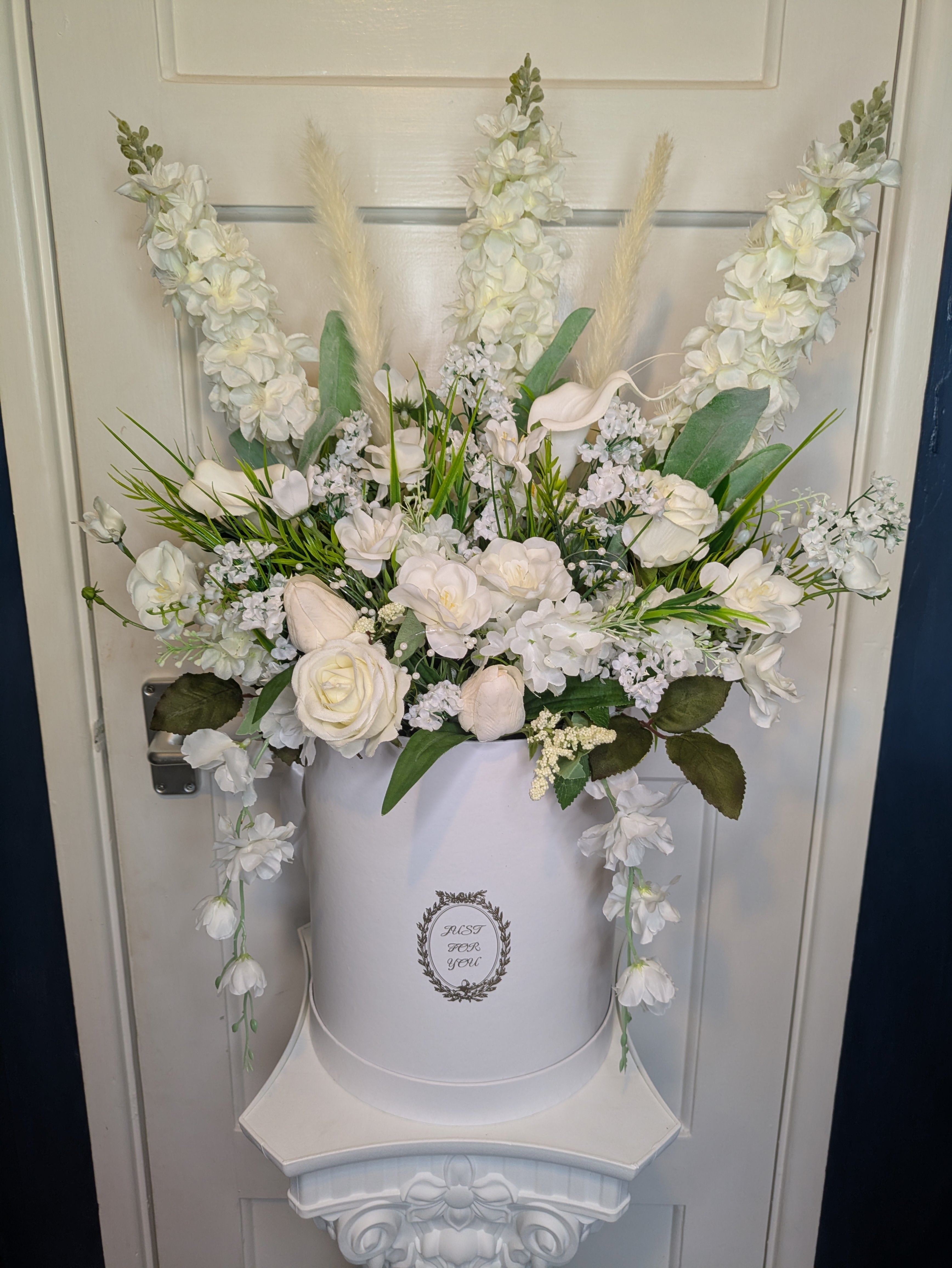 White and Ivory XL Tall Hatbox