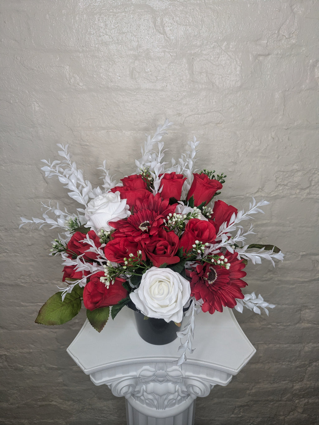 Grave pot arrangement