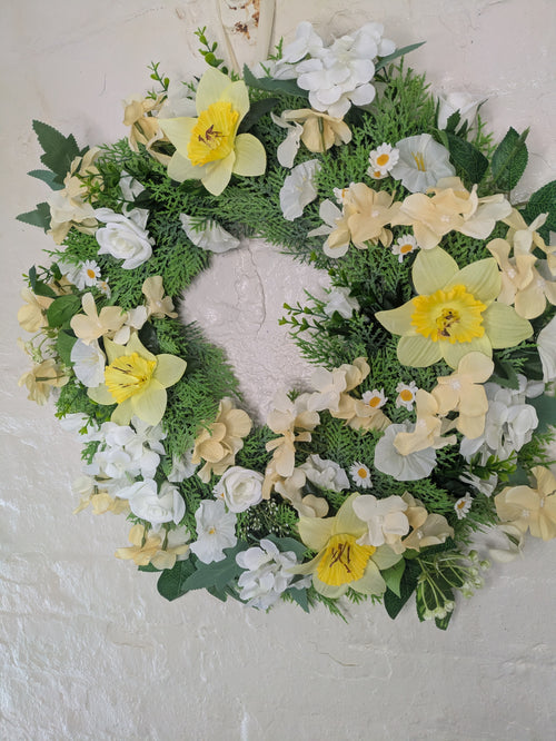 Daffodil spring wreath