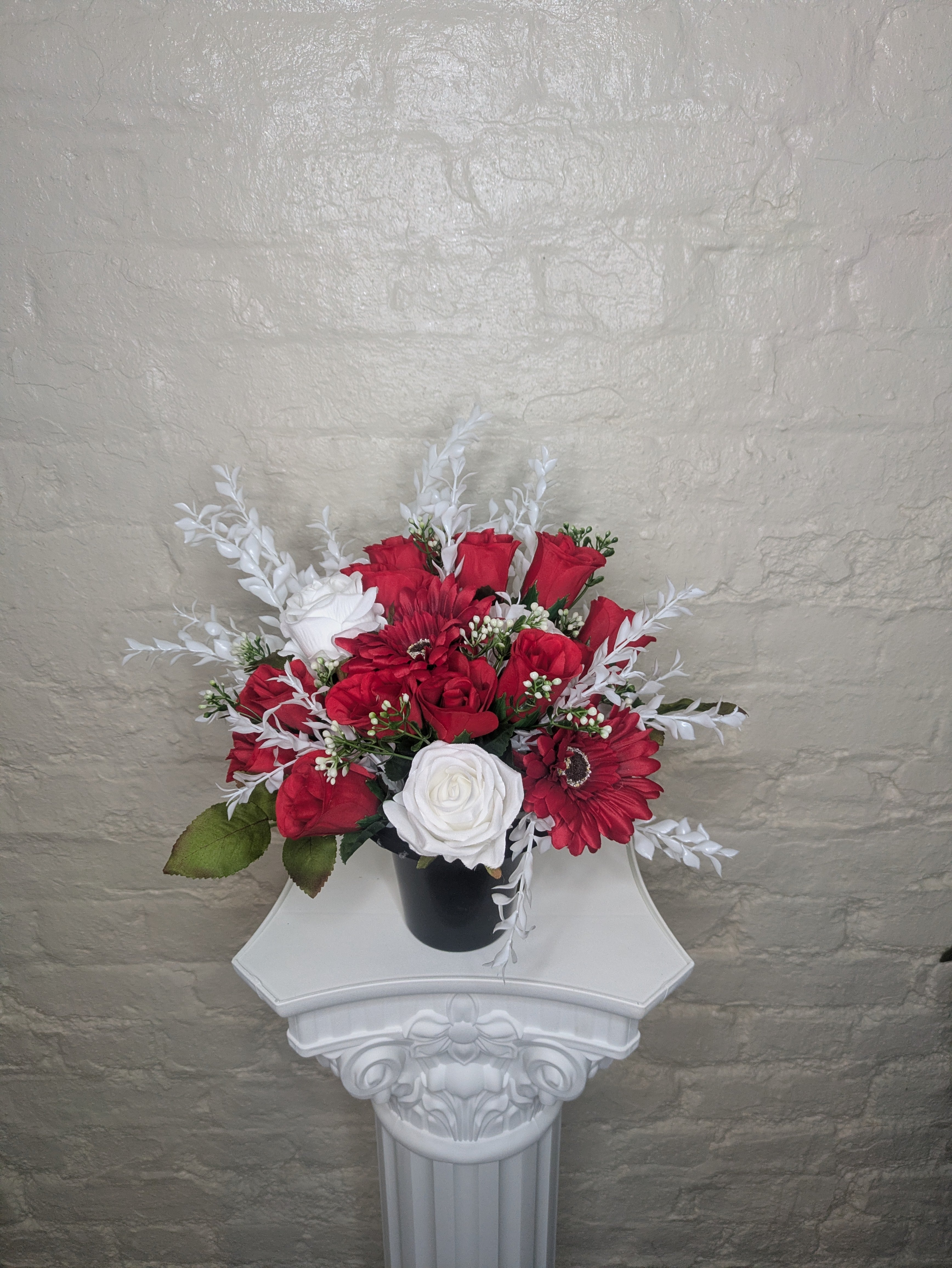 Grave pot arrangement