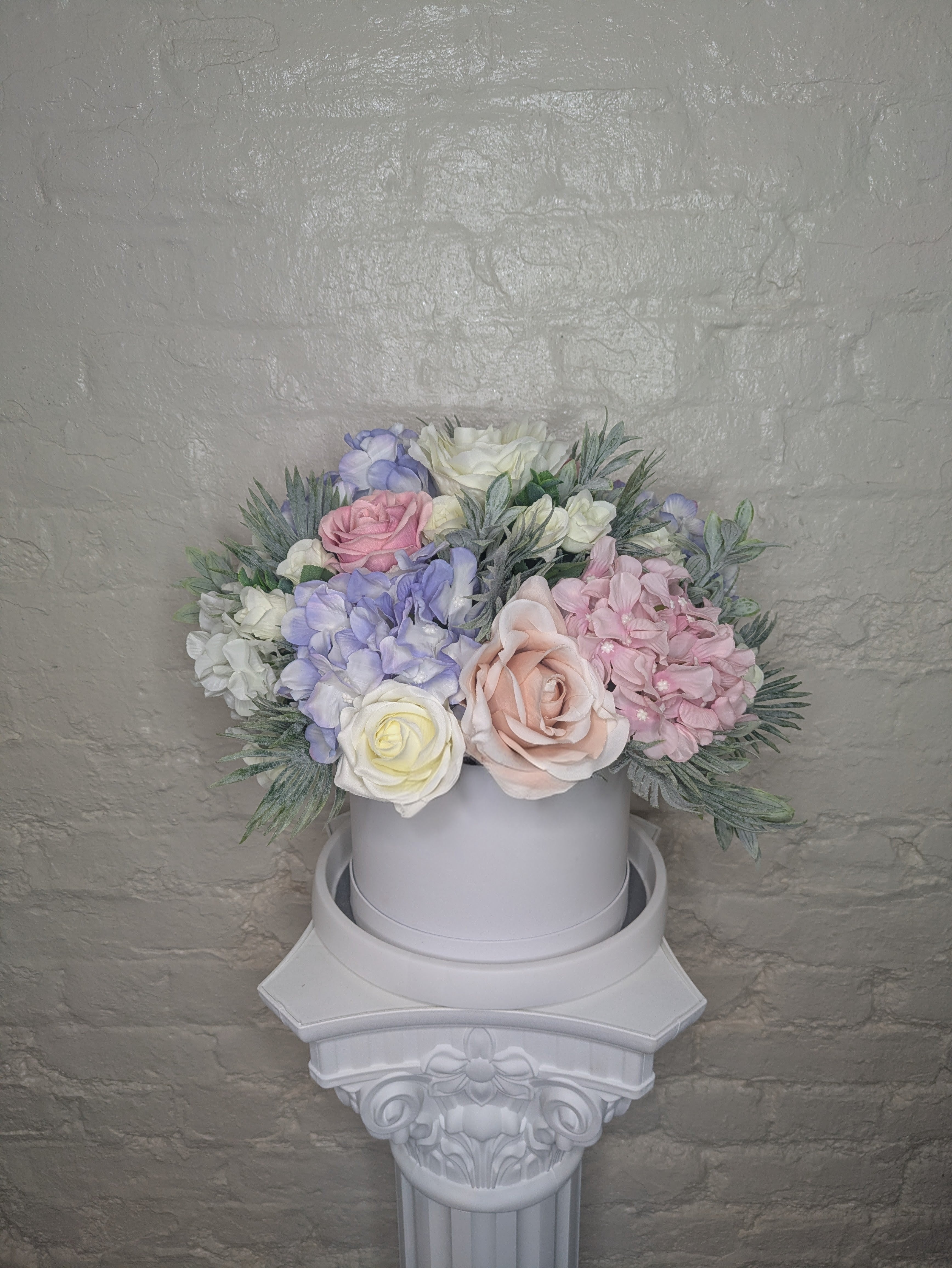 Pastel hatbox